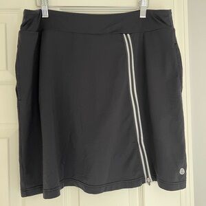 Women’s skirt size large black